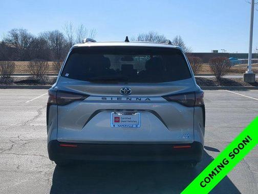 2024 Toyota Sienna XLE