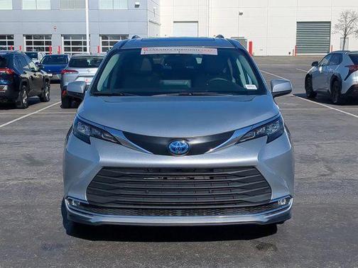 2024 Toyota Sienna XLE