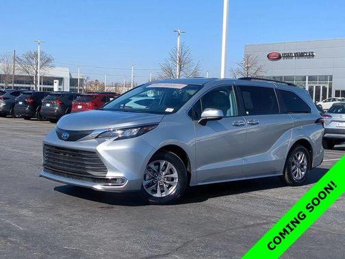 2024 Toyota Sienna XLE