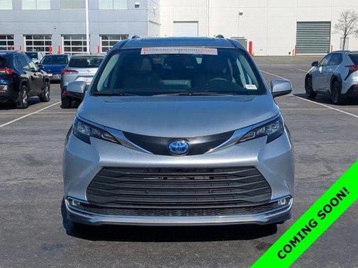 2024 Toyota Sienna XLE