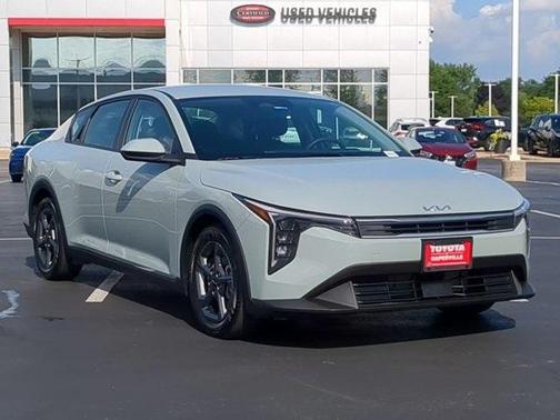 2025 Kia K4 LXS