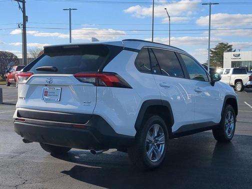2023 Toyota RAV4 XLE