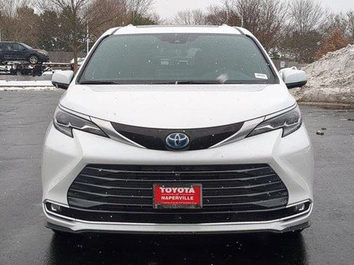 2025 Toyota Sienna Platinum