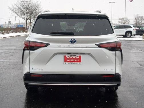 2025 Toyota Sienna Platinum