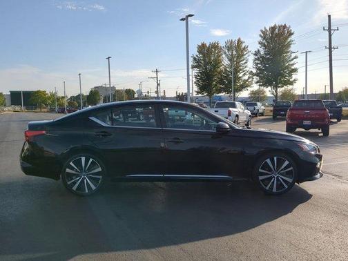 2020 Nissan Altima SR FWD