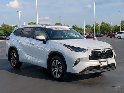 2024 Toyota Highlander XLE