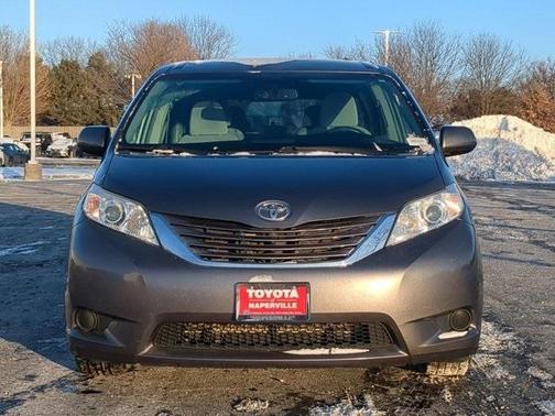 2016 Toyota Sienna LE