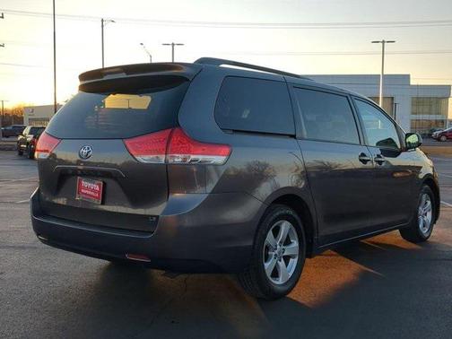 2011 Toyota Sienna LE