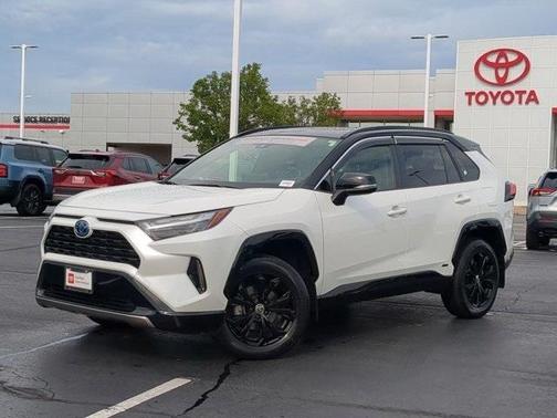 2022 Toyota RAV4 Hybrid SE