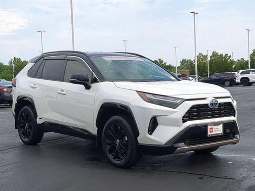 2022 Toyota RAV4 Hybrid SE