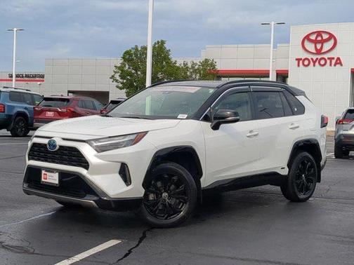 2022 Toyota RAV4 Hybrid SE