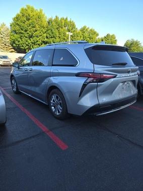 2024 Toyota Sienna Platinum 7 Passenger