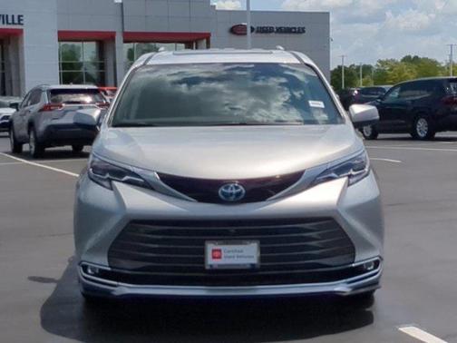 2024 Toyota Sienna Platinum 7 Passenger