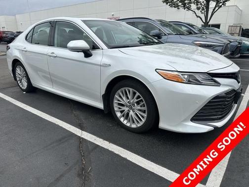 2019 Toyota Camry Hybrid XLE