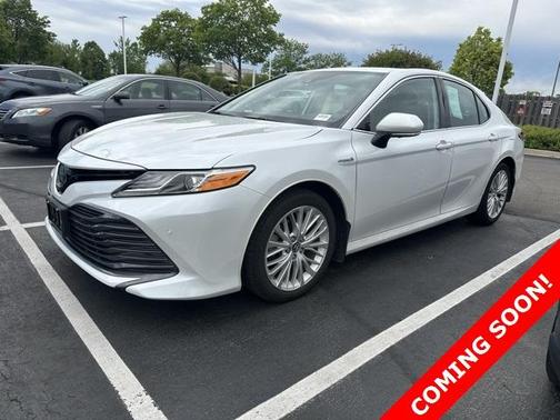 2019 Toyota Camry Hybrid XLE
