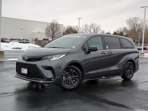 2025 Toyota Sienna XSE 7 Passenger