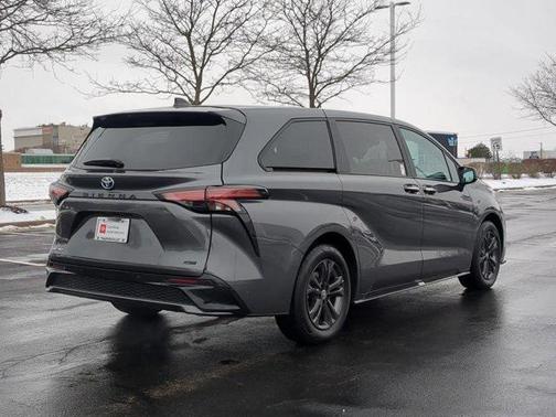 2025 Toyota Sienna XSE 7 Passenger