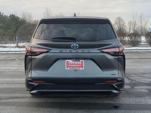 2025 Toyota Sienna XSE 7 Passenger