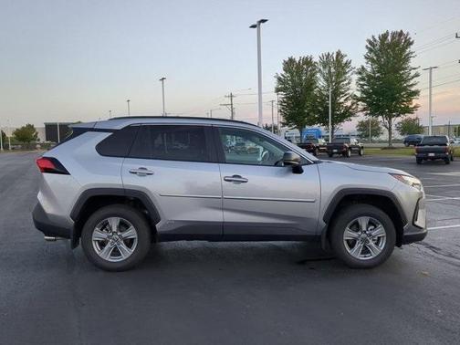 2025 Toyota RAV4 Hybrid LE