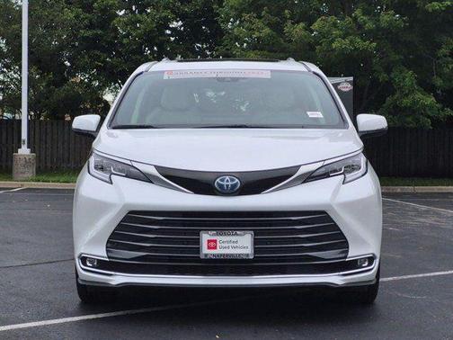 Wind Chill Pearl 2025 Toyota Sienna Limited