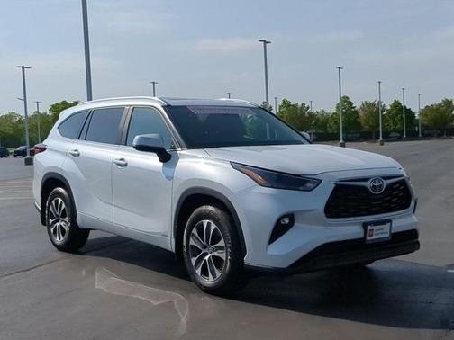 2024 Toyota Highlander Hybrid XLE