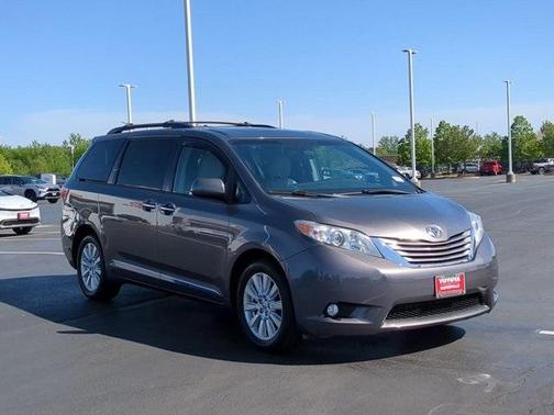 2017 Toyota Sienna XLE Premium
