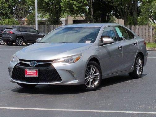 Celestial Silver Metallic 2017 Toyota Camry Hybrid SE