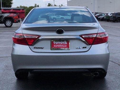 Celestial Silver Metallic 2017 Toyota Camry Hybrid SE