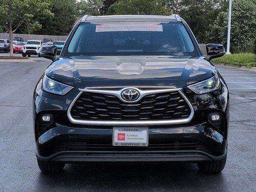 Midnight Black Metallic 2021 Toyota Highlander XLE