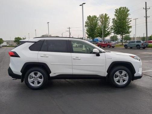 2020 Toyota RAV4 Hybrid XLE