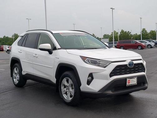 2020 Toyota RAV4 Hybrid XLE