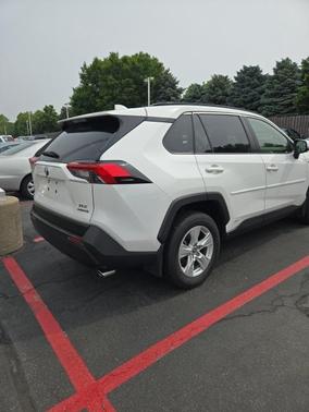 2020 Toyota RAV4 Hybrid XLE