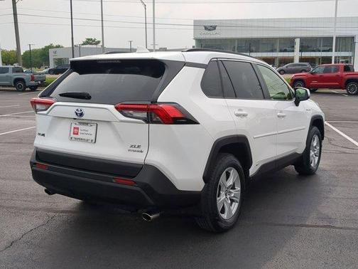 2020 Toyota RAV4 Hybrid XLE