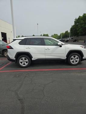 2020 Toyota RAV4 Hybrid XLE