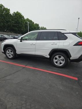2020 Toyota RAV4 Hybrid XLE