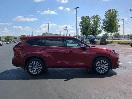 2021 Toyota Highlander Hybrid Platinum