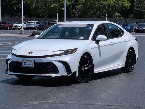 Ice Cap 2025 Toyota Camry SE