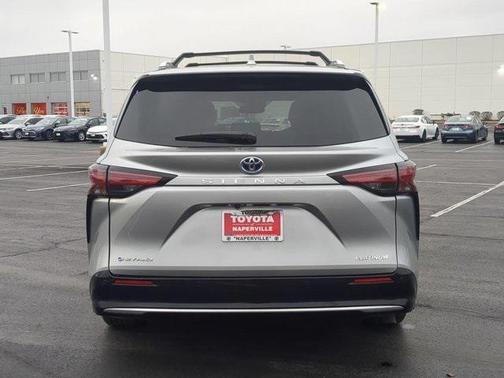 2025 Toyota Sienna Platinum