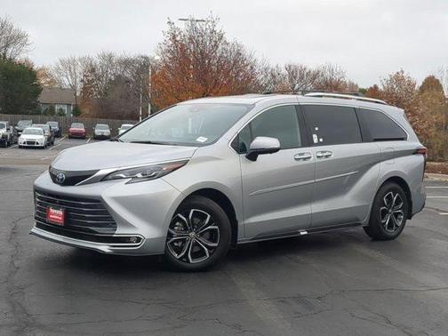 2025 Toyota Sienna Platinum