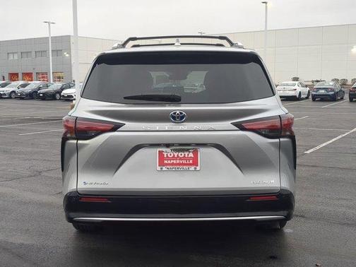 2025 Toyota Sienna Platinum