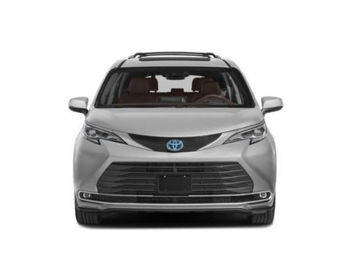 2025 Toyota Sienna Platinum