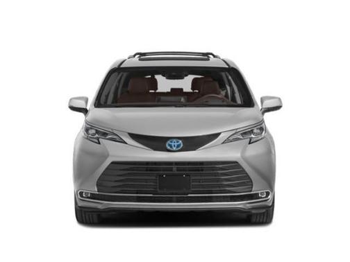 2025 Toyota Sienna Platinum