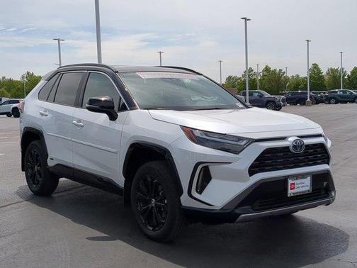 2024 Toyota RAV4 Hybrid SE