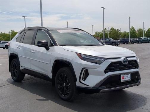 2024 Toyota RAV4 Hybrid SE
