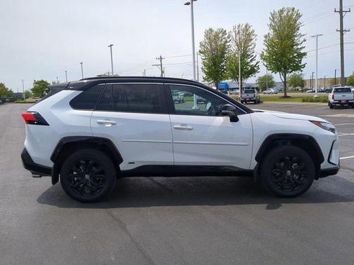 2024 Toyota RAV4 Hybrid SE