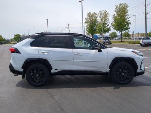 2024 Toyota RAV4 Hybrid SE