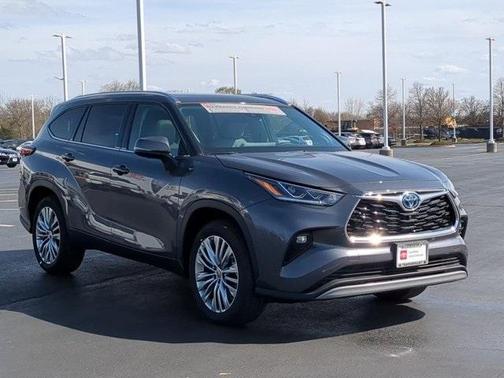 2024 Toyota Highlander Hybrid Platinum