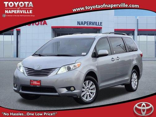Silver Sky Metallic 2017 Toyota Sienna XLE