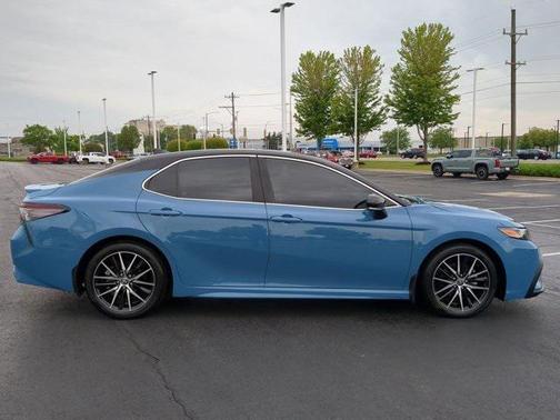 2023 Toyota Camry SE