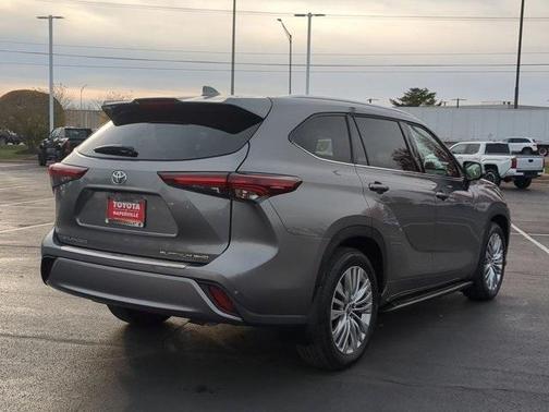 2025 Toyota Highlander Platinum